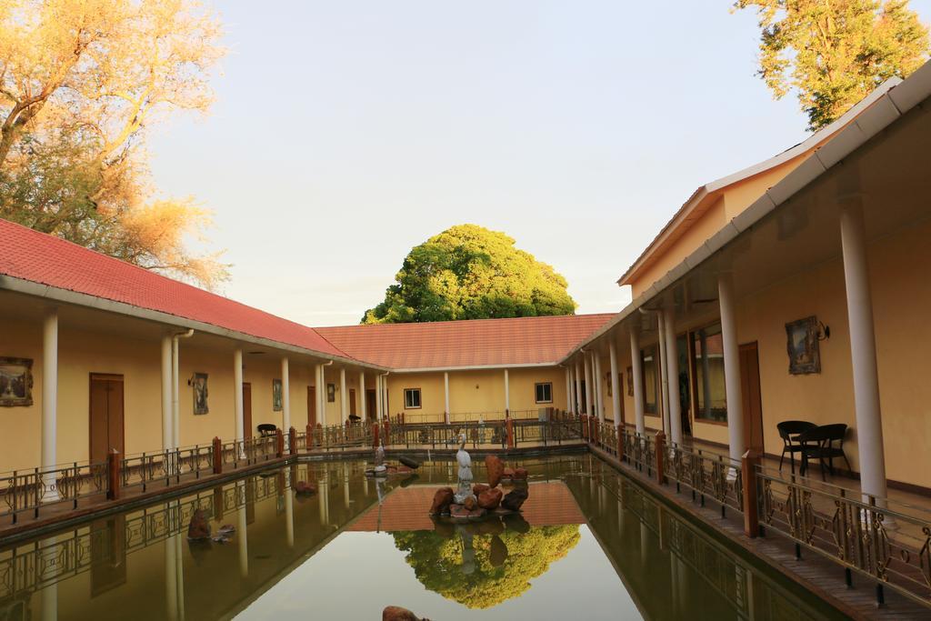 Oriental Swan Hotel ليفينغستون المظهر الخارجي الصورة